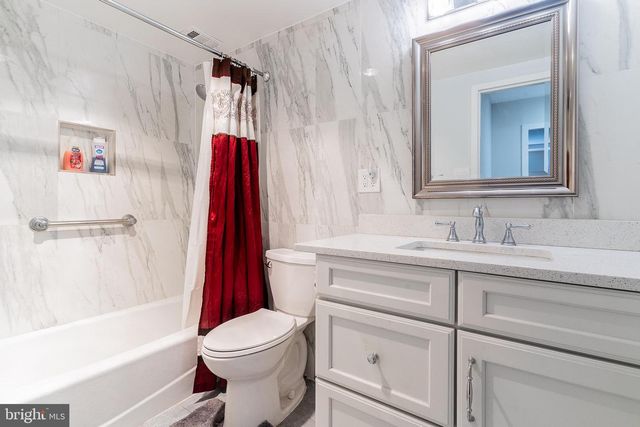2030 N Adams St Apt 306, Arlington, VA 22201