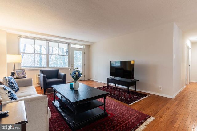 2030 N Adams St Apt 306, Arlington, VA 22201
