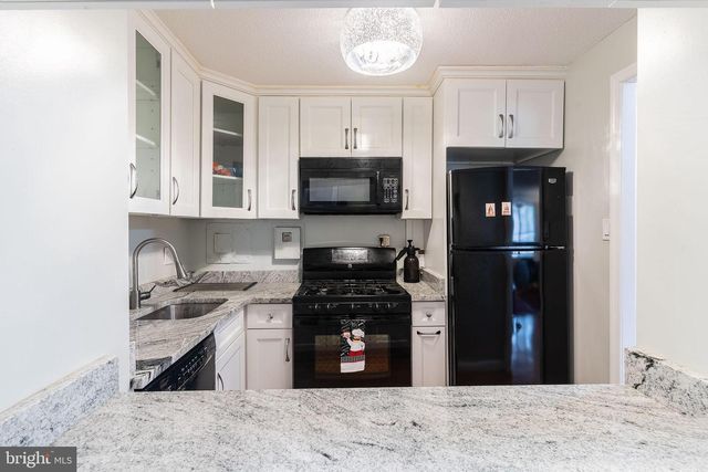 2030 N Adams St Apt 306, Arlington, VA 22201