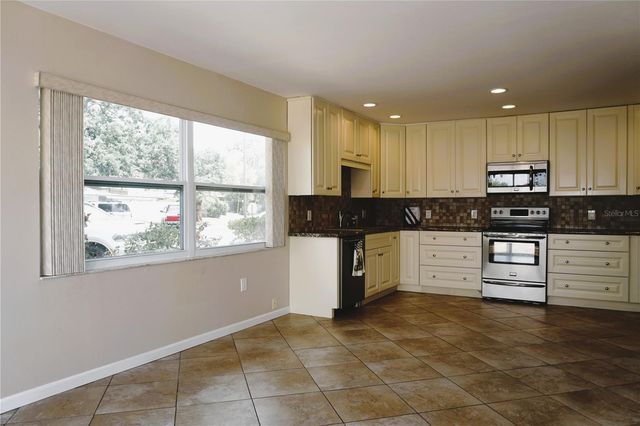 4330 TAHITIAN GARDENS CIRCLE E, Holiday, FL 34691