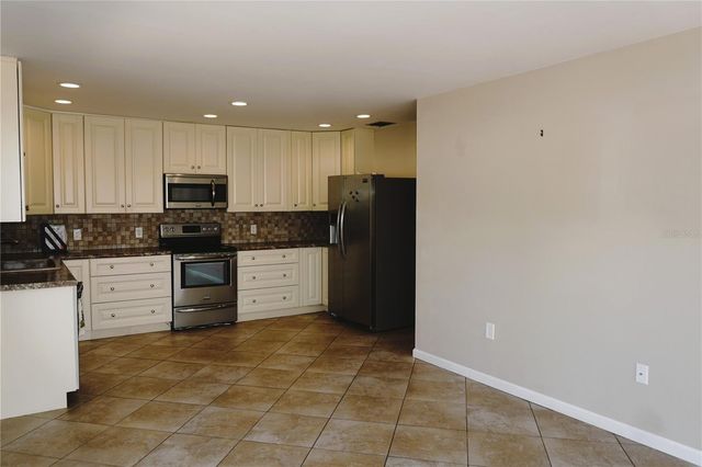 4330 TAHITIAN GARDENS CIRCLE E, Holiday, FL 34691