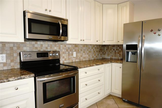 4330 TAHITIAN GARDENS CIRCLE E, Holiday, FL 34691