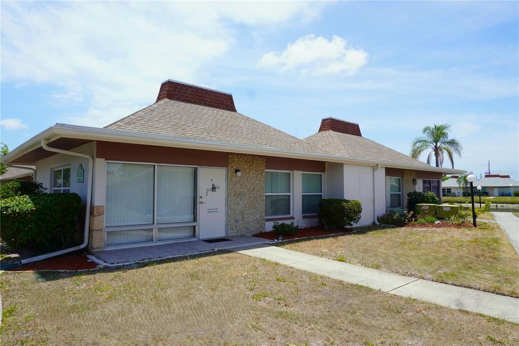4330 TAHITIAN GARDENS CIRCLE E, Holiday, FL 34691