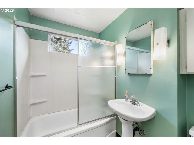 2171 MADISON St, Eugene, OR 97405