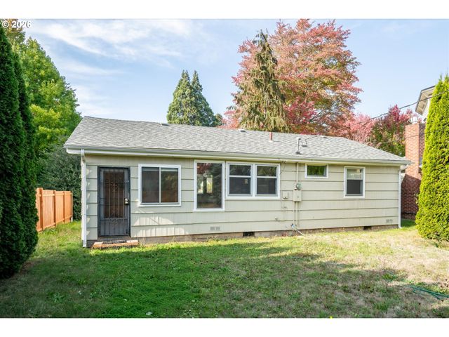 2171 MADISON St, Eugene, OR 97405