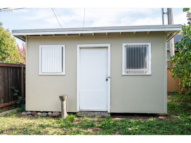 2171 MADISON St, Eugene, OR 97405