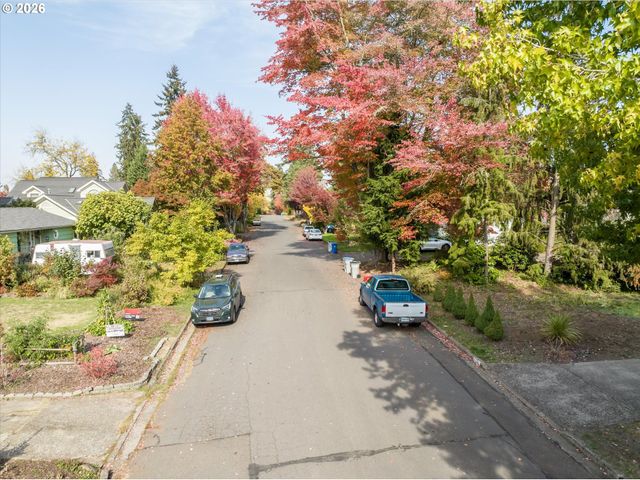 2171 MADISON St, Eugene, OR 97405