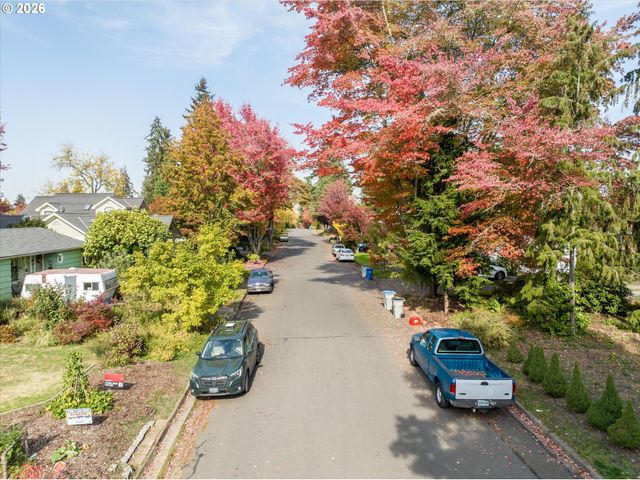 2171 MADISON St, Eugene, OR 97405
