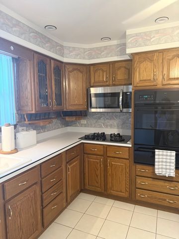 4047 Denley Avenue, Schiller Park, IL 60176