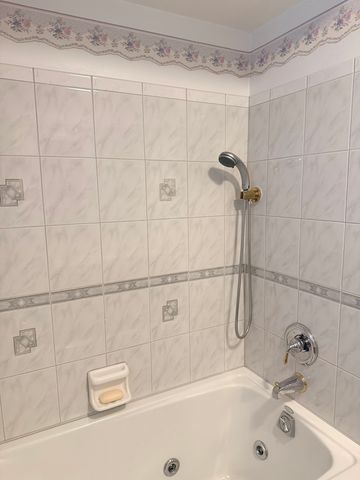 4047 Denley Avenue, Schiller Park, IL 60176