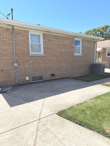 4047 Denley Avenue, Schiller Park, IL 60176