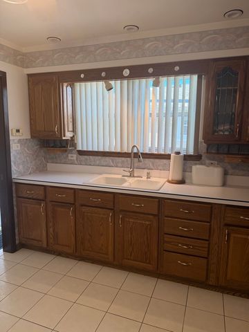 4047 Denley Avenue, Schiller Park, IL 60176