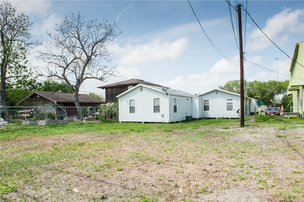 2601 Johanna St, Corpus Christi, TX 78415 — photo 3