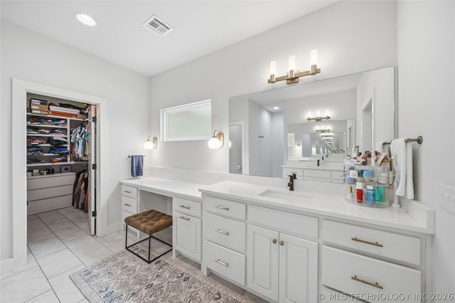 12310 S Darlington Avenue, Bixby, OK 74008