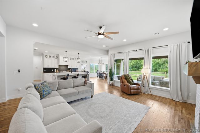 12310 S Darlington Avenue, Bixby, OK 74008