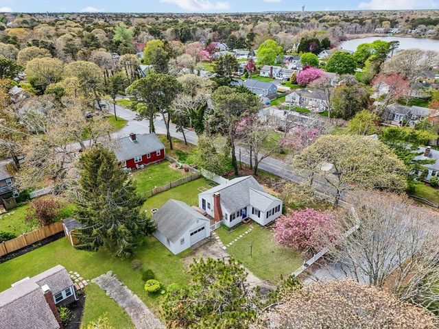 1 Gilbert Rd, Dennis, MA 02639