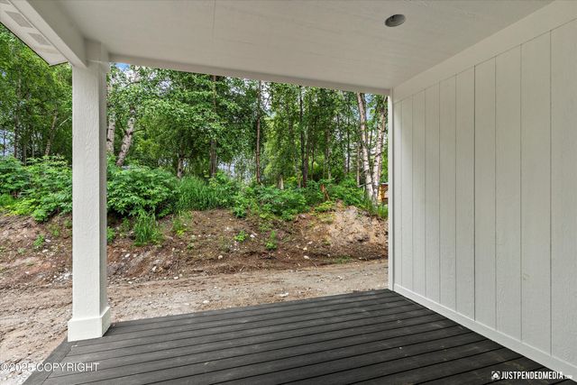 3391 S Shamrock Street, Wasilla, AK 99654