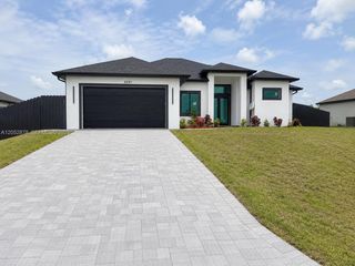 2201 NE Juanita Place, Cape Coral, FL 33909