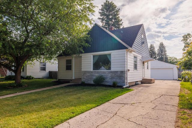418 23rd Street S, Fargo, ND 58103
