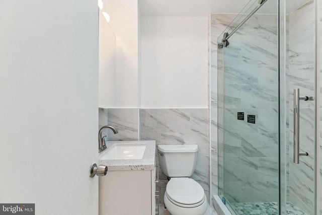 1006 S FRONT ST, Philadelphia, PA 19147