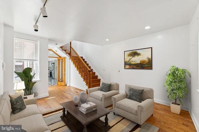 1006 S FRONT ST, Philadelphia, PA 19147