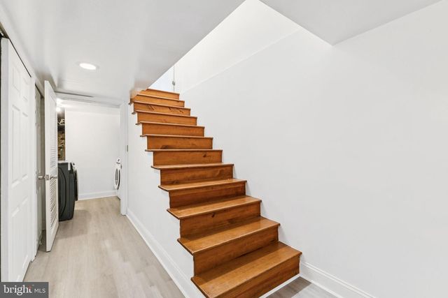 1006 S FRONT ST, Philadelphia, PA 19147