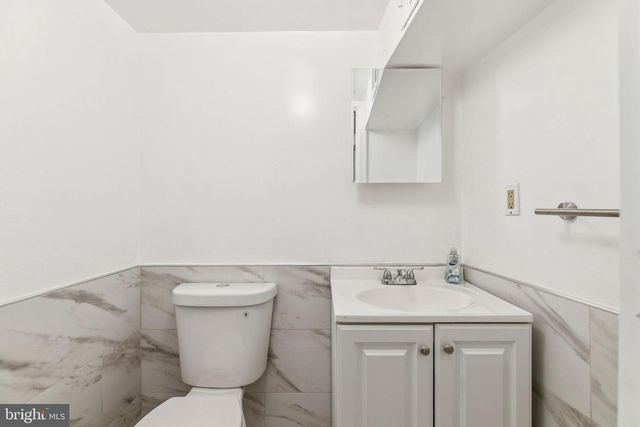 1006 S FRONT ST, Philadelphia, PA 19147