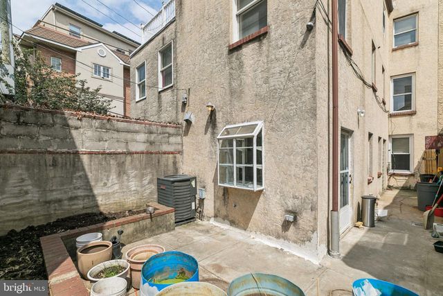 1006 S FRONT ST, Philadelphia, PA 19147