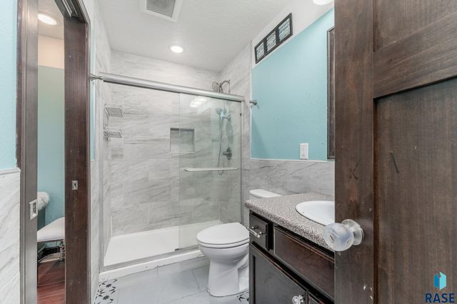 1304 N Archer Dr Drive, Sioux Falls, SD 57103