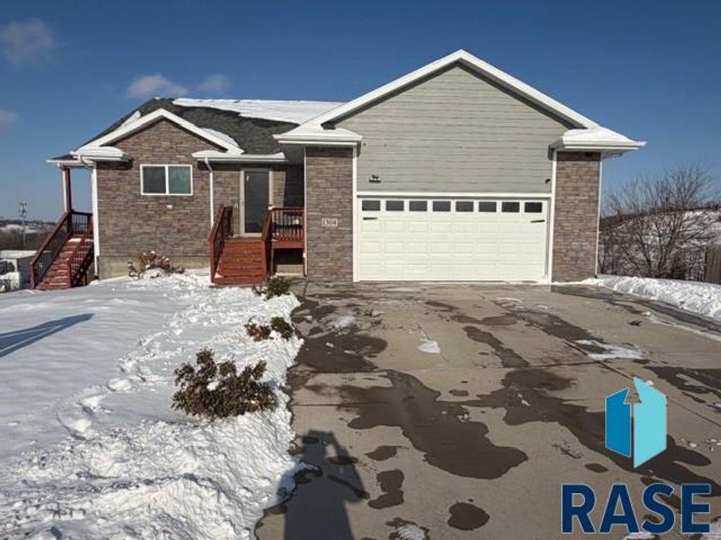 1304 N Archer Dr Drive, Sioux Falls, SD 57103