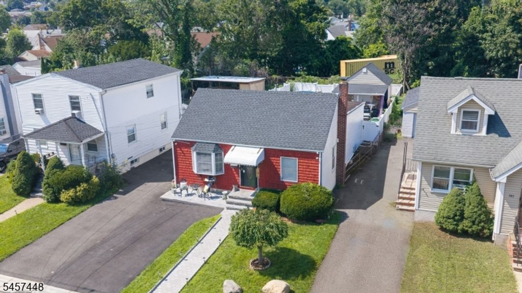 379 Chamberlain Ave, Paterson City, NJ 07502 — photo 3