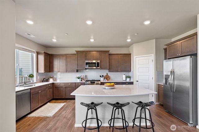 1379 Baker Heights Loop, Bremerton, WA 98312