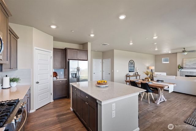1379 Baker Heights Loop, Bremerton, WA 98312