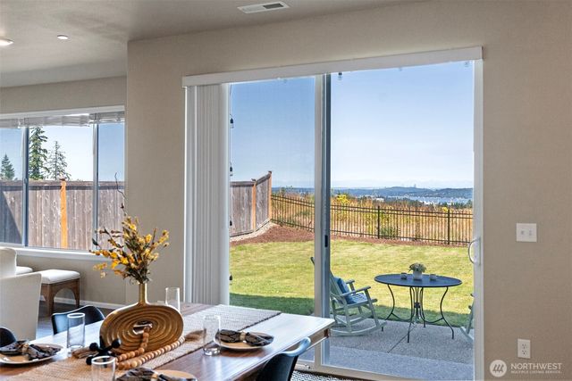 1379 Baker Heights Loop, Bremerton, WA 98312