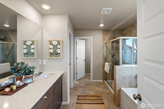 1379 Baker Heights Loop, Bremerton, WA 98312