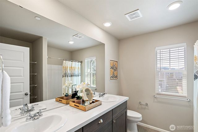 1379 Baker Heights Loop, Bremerton, WA 98312