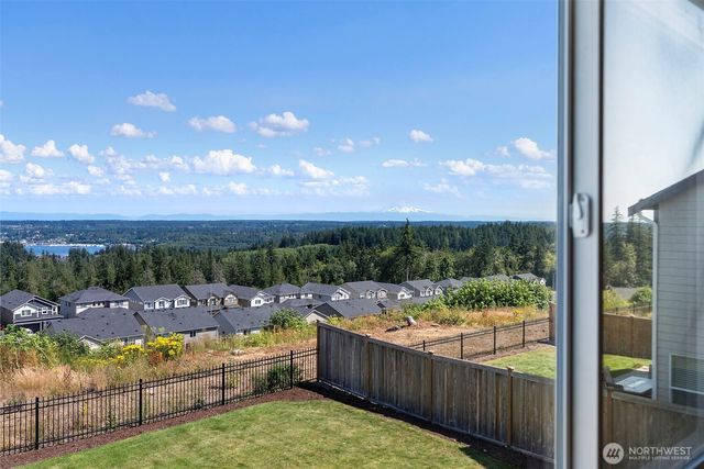 1379 Baker Heights Loop, Bremerton, WA 98312