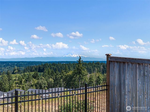 1379 Baker Heights Loop, Bremerton, WA 98312