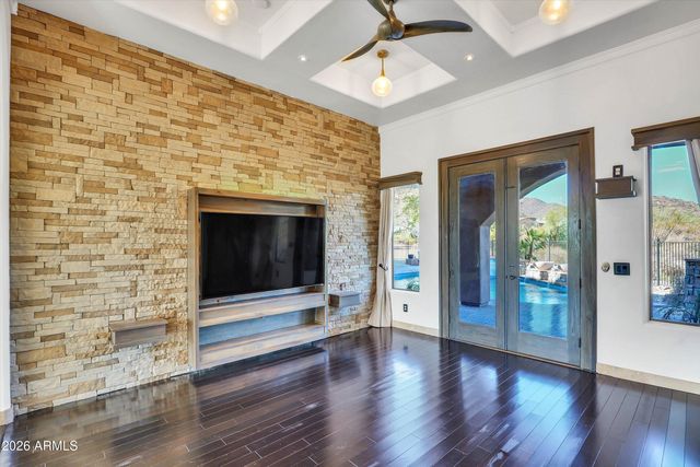 8746 E RUSSELL Street, Mesa, AZ 85207