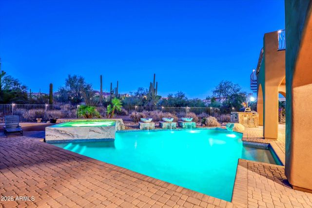 8746 E RUSSELL Street, Mesa, AZ 85207
