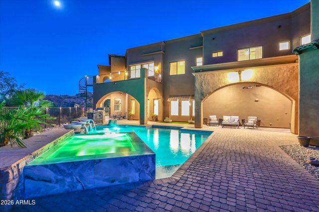 8746 E RUSSELL Street, Mesa, AZ 85207