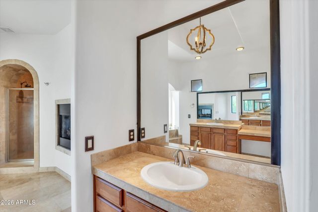 8746 E RUSSELL Street, Mesa, AZ 85207