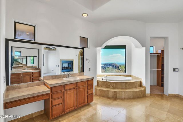 8746 E RUSSELL Street, Mesa, AZ 85207