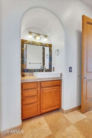 8746 E RUSSELL Street, Mesa, AZ 85207