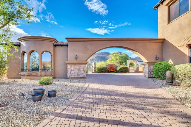 8746 E RUSSELL Street, Mesa, AZ 85207