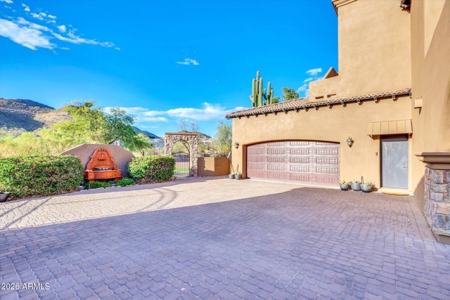 8746 E RUSSELL Street, Mesa, AZ 85207