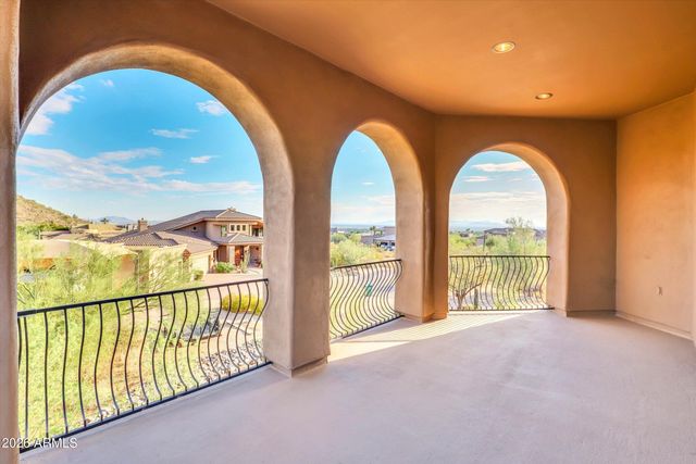 8746 E RUSSELL Street, Mesa, AZ 85207