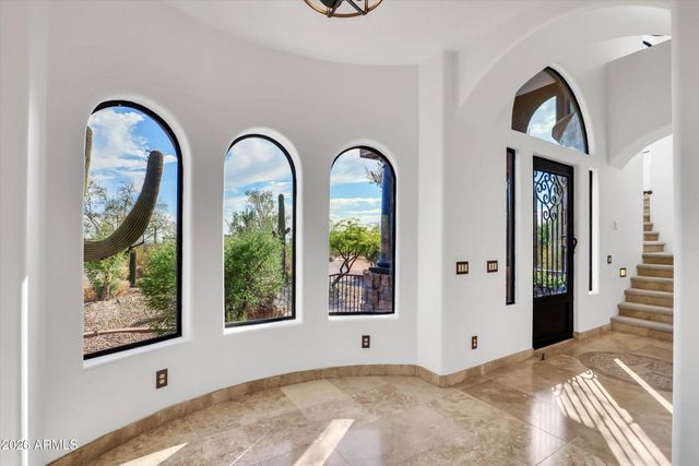 8746 E RUSSELL Street, Mesa, AZ 85207