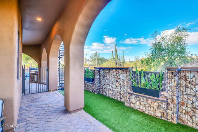 8746 E RUSSELL Street, Mesa, AZ 85207