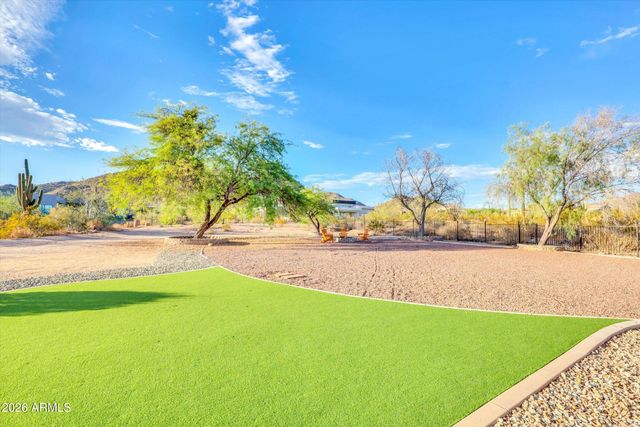 8746 E RUSSELL Street, Mesa, AZ 85207